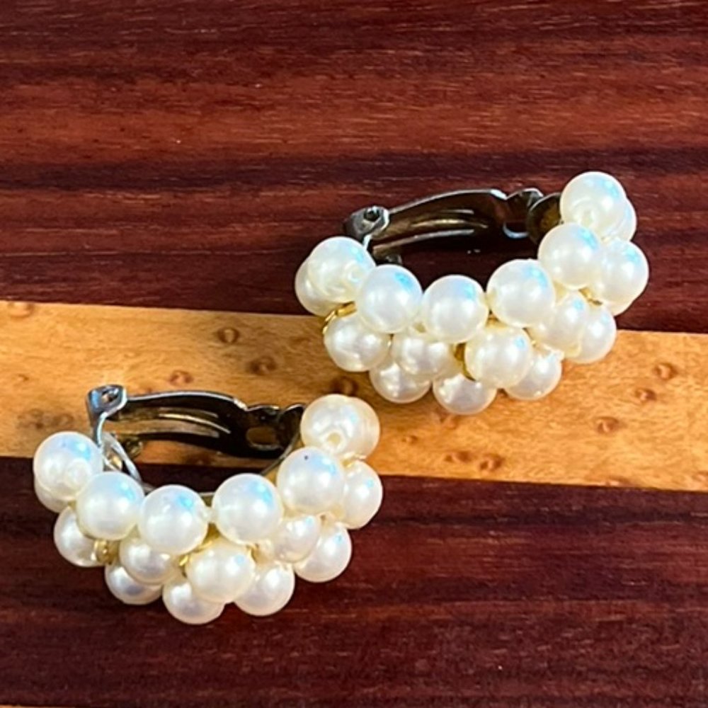 ⚪VINTAGE Pearl Costume Clip-On Earrings
